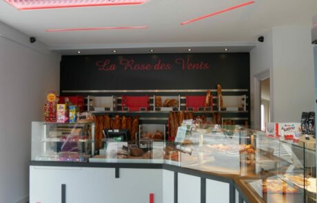 Boulangerie pâtisserie plafond déco rouge te gris noir moderne