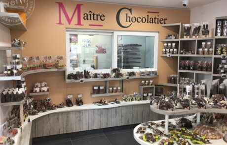 chocolaterie arrondi bois beige gris