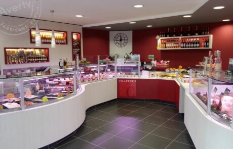 agencement boucherie charcuterie traiteur rouge blanc arrondi