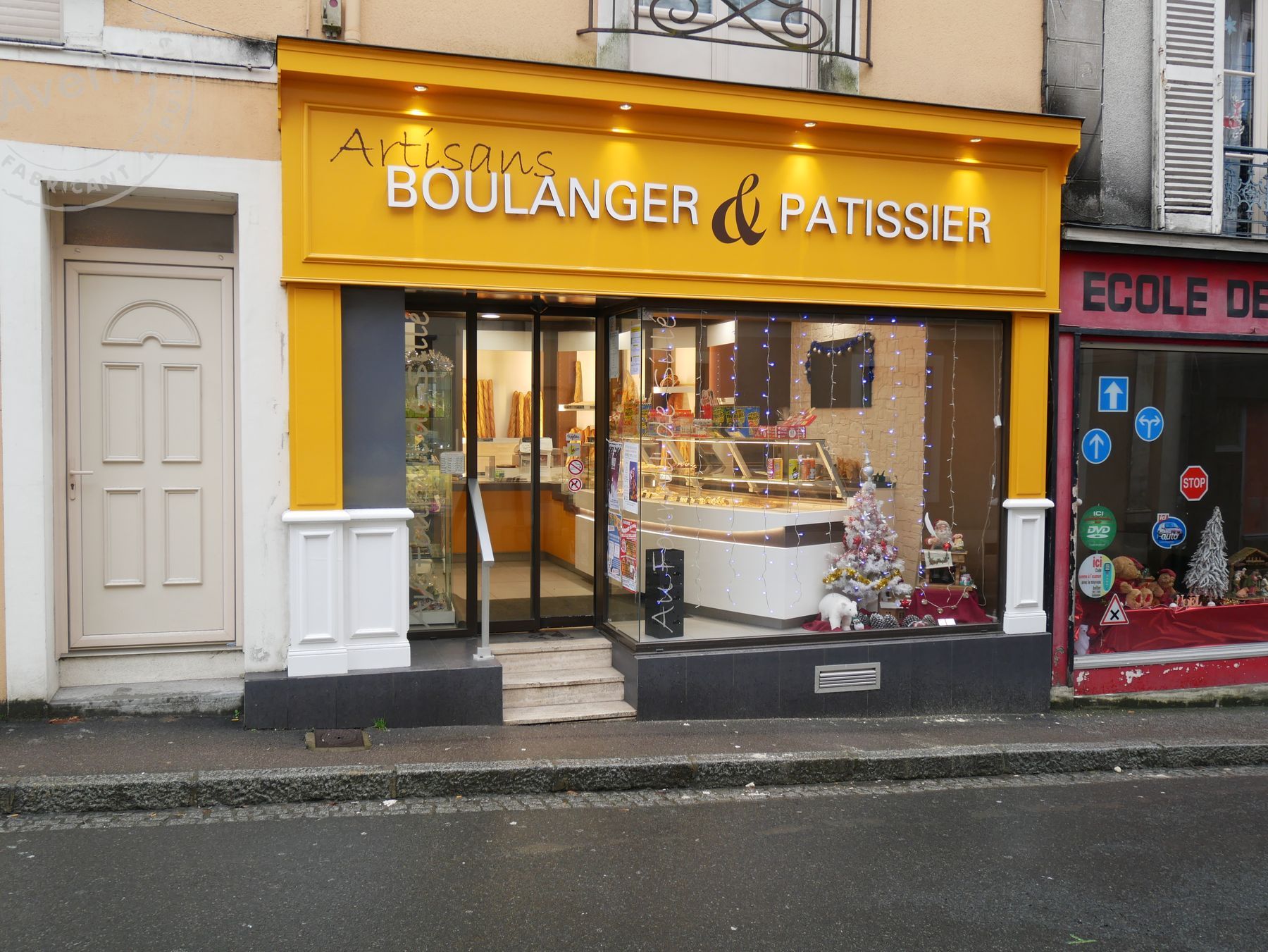 Façade boulangerie orange blanc sarthe - 72