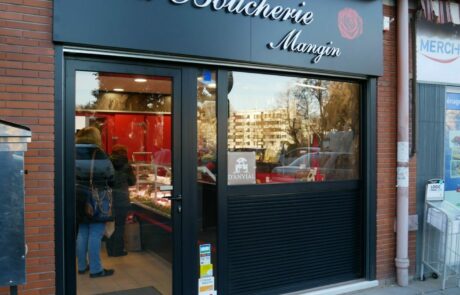 façade noire épurée boucherie Mangin 44