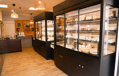 Les Fondus de Fromage vitrine murale